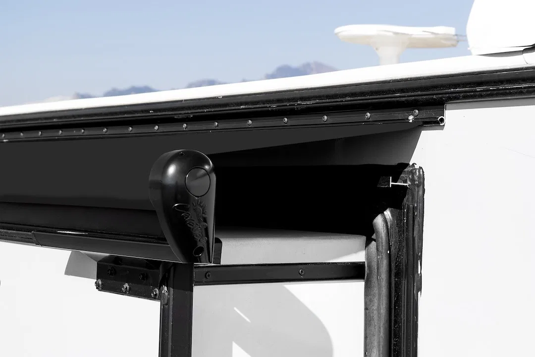 HI0960000TR – CAREFREE/CO. Awning, Slide Out Cover Automatically Extends/ Retracts With The Slide Out Roof Size Range...